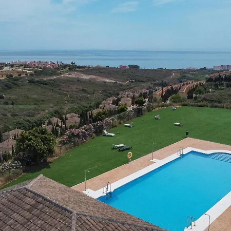 Apartment 13 Modern For 6 Guest With Shared Pool In Andalucia *