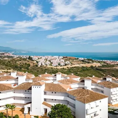 13 Modern For 6 Guest With Shared Pool In Andalucia * Manilva