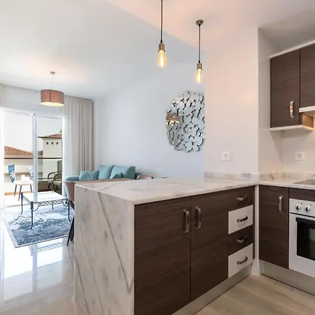13 Modern For 6 Guest With Shared Pool In Andalucia Manilva